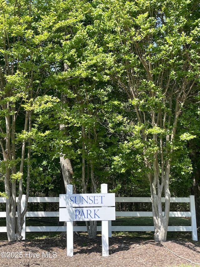 433 Riversound Dr, Edenton, NC 27932 - details with fence