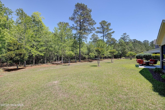 view of yard with a patio