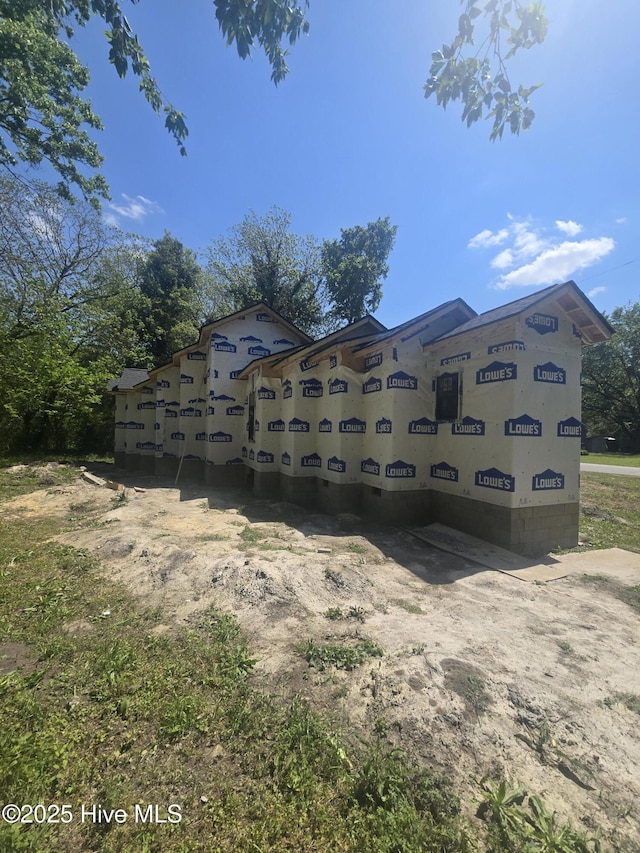 view of side of property