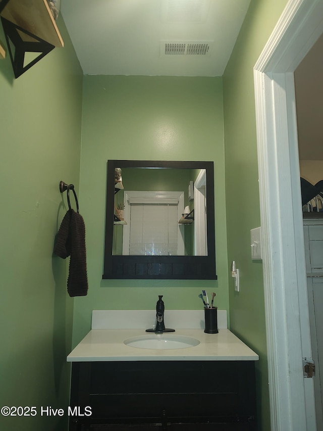 1714 Dillahunt St, New Bern, NC 28560 - bathroom featuring vanity