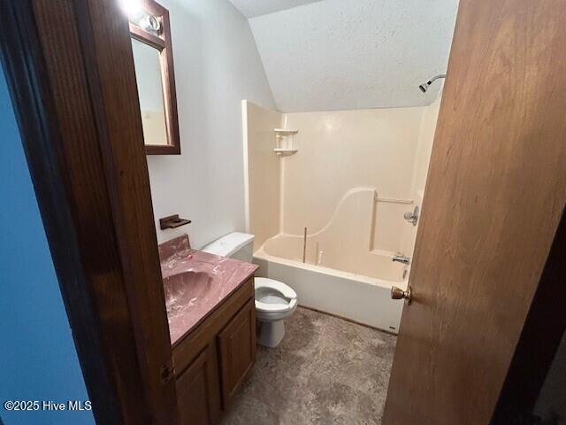 837 Simpson Ditch Rd, Elizabeth City, NC 27909 - corridor with baseboards, lofted ceiling, and carpet flooring