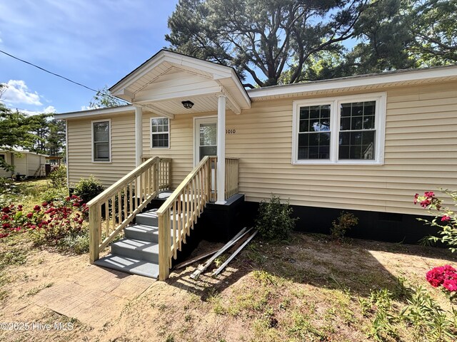 1010 Warren St, Clinton, NC 28328 - manufactured / mobile home with crawl space