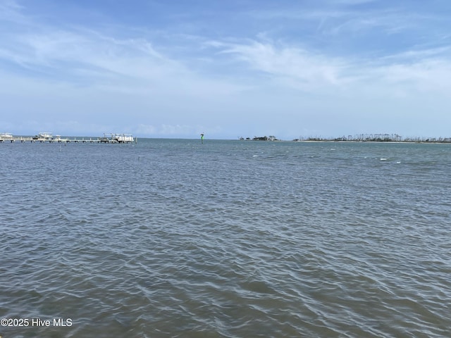 340 Sleepy Point Rd, Gloucester, NC 28528
