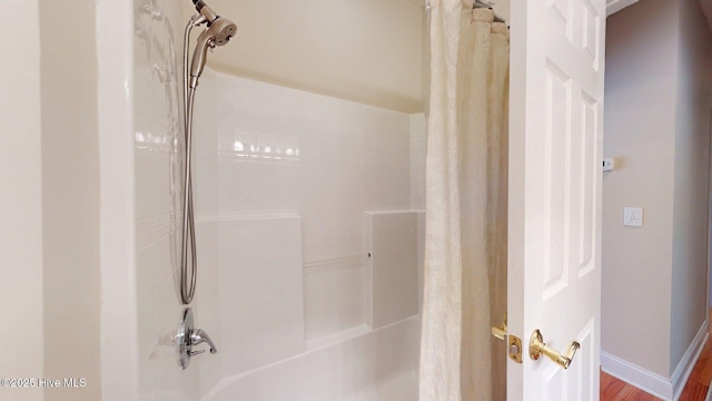 bathroom with baseboards