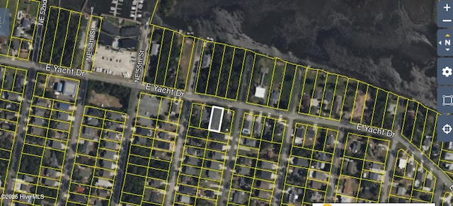 5605 E Yacht Dr, Oak Island, NC 28465