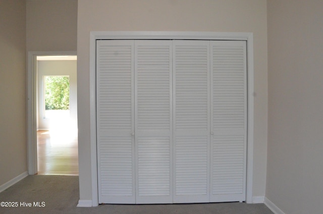 101 N Channel Haven Dr, Wilmington, NC 28409 - detailed view of carpet flooring and baseboards