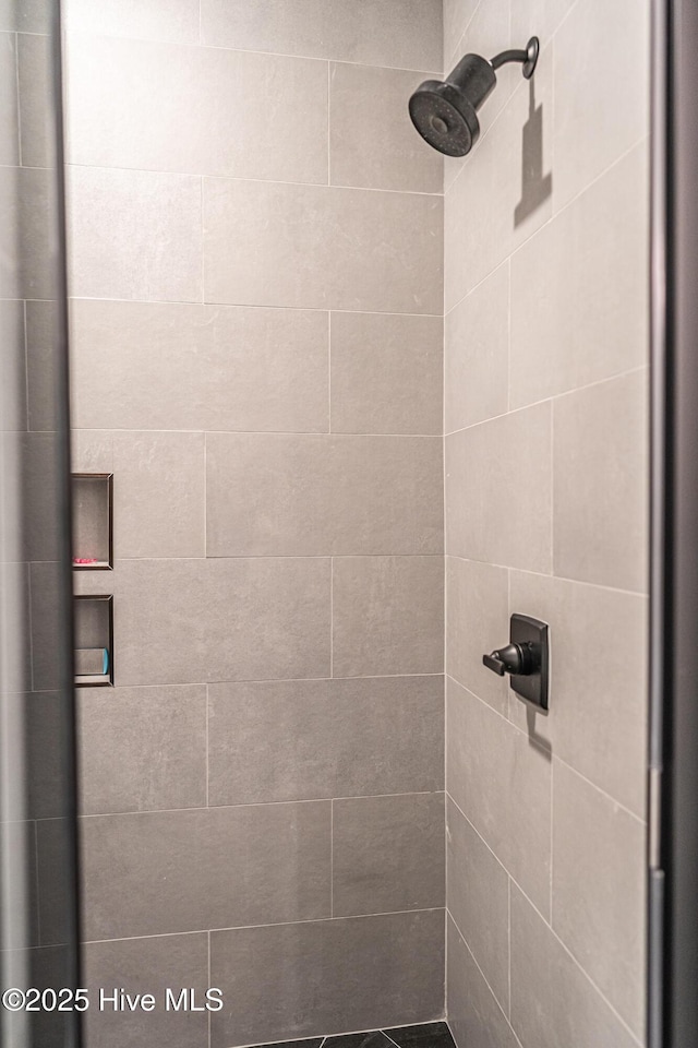 102 Dartmoor Ln, West End, NC 27376 - room details with a shower stall