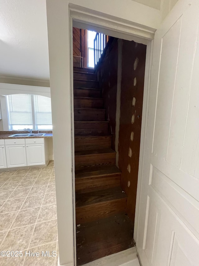 469 Lamont St, Belhaven, NC 27810 - view of stairway