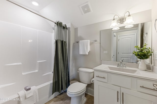 2226 Jasper Forest Trl, Winnabow, NC 28479 - full bath with a chandelier, toilet, shower / bath combo with shower curtain, vanity, and baseboards