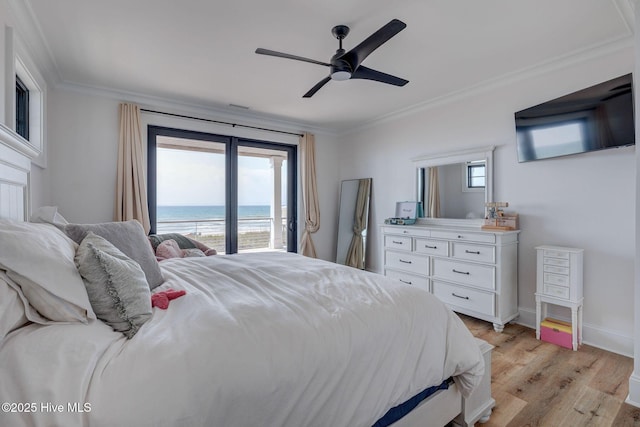 bedroom with crown molding, light wood-style flooring, access to exterior, baseboards, and a ceiling fan