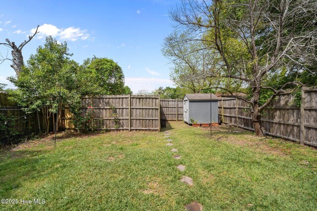 210 S 17th St, Wilmington, NC 28401 - view of yard