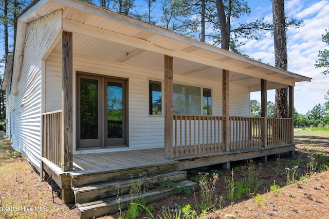 9952 US Highway 17 S, Vanceboro, NC 28586 - exterior space featuring a porch