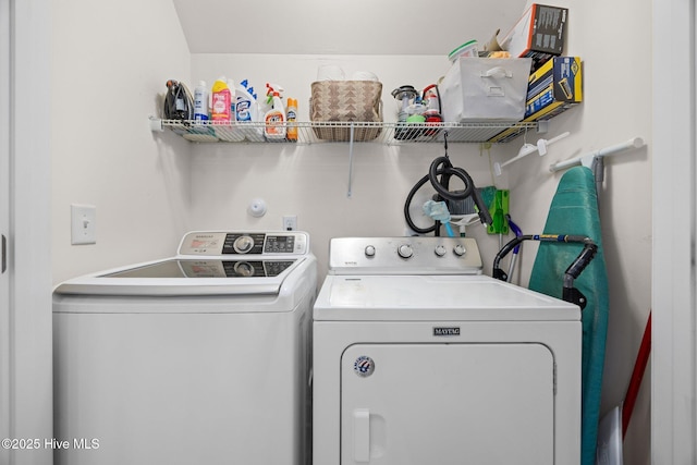 laundry room with laundry area and independent washer and dryer