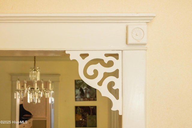 505 N Broad St, Edenton, NC 27932 - detailed view of a chandelier and stucco siding