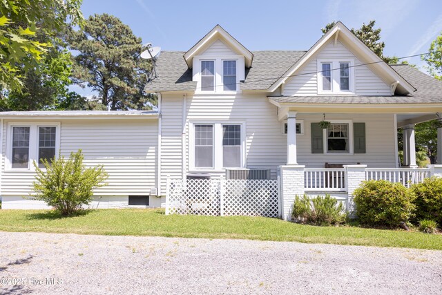505 N Broad St, Edenton, NC 27932 - view of front of house with a porch and roof with shingles