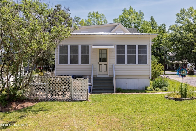 505 N Broad St, Edenton, NC 27932 - view of front of home with a front lawn and entry steps