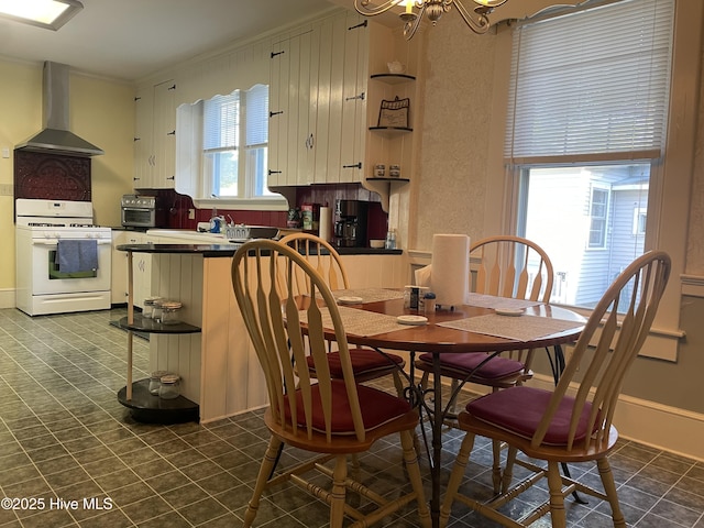 505 N Broad St, Edenton, NC 27932 - dining area with a chandelier and crown molding