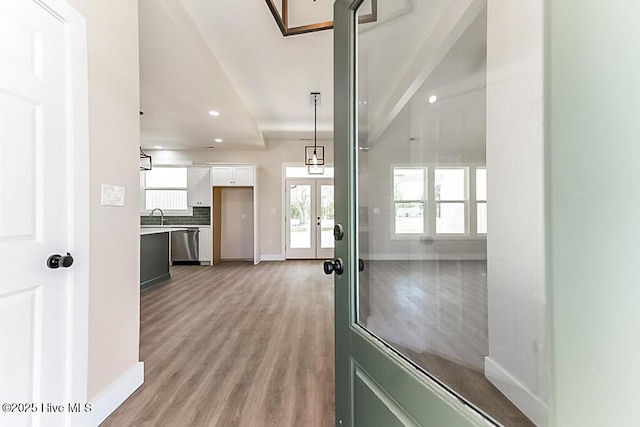 1104 Soundside Rd, Edenton, NC 27932 - interior space featuring light wood-type flooring, baseboards, and recessed lighting