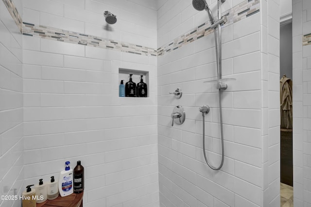 6221 Chalfont Cir, Wilmington, NC 28405 - bathroom featuring tiled shower