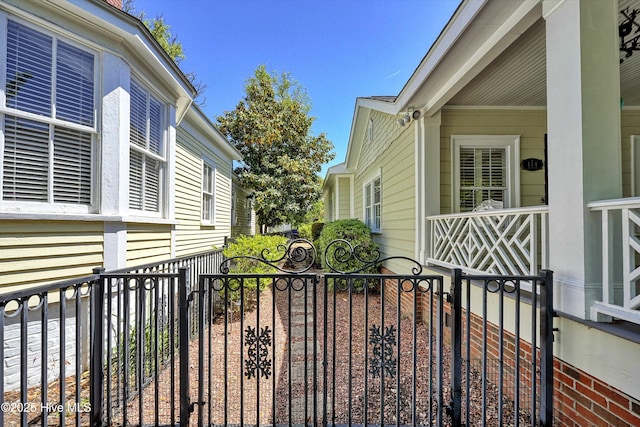 114 N Atlantic Ave, Southport, NC 28461 - view of patio with a gate