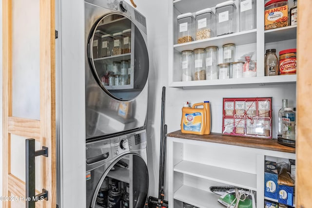 500 Tomahawk Rd, Maple Hill, NC 28454 - laundry area with stacked washer / dryer
