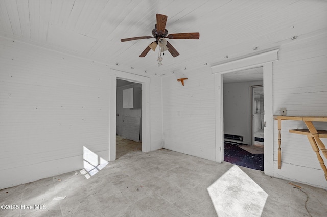 empty room with a ceiling fan