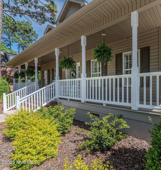 920 Diamondhead Dr S, Pinehurst, NC 28374 - view of side of home with covered porch
