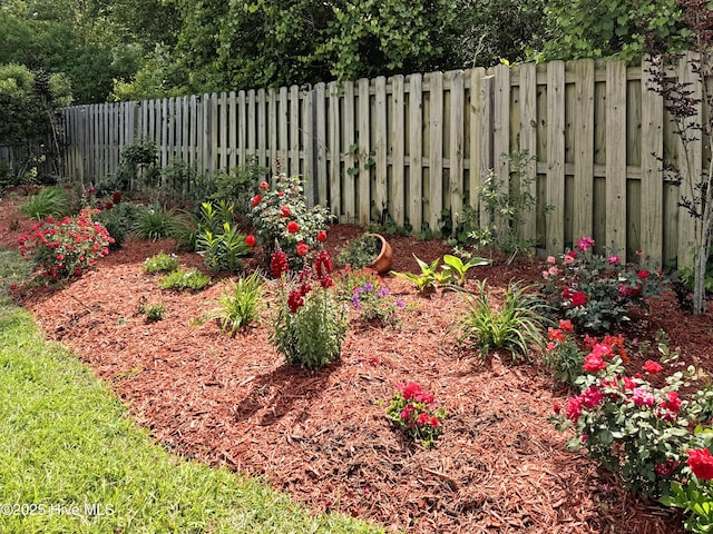 7845 Champlain Dr, Wilmington, NC 28412 - view of yard with a fenced backyard