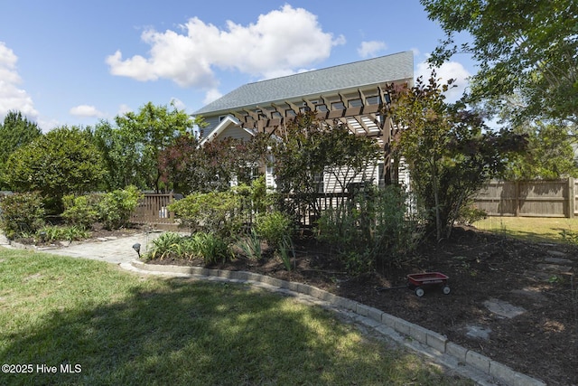 view of yard featuring fence