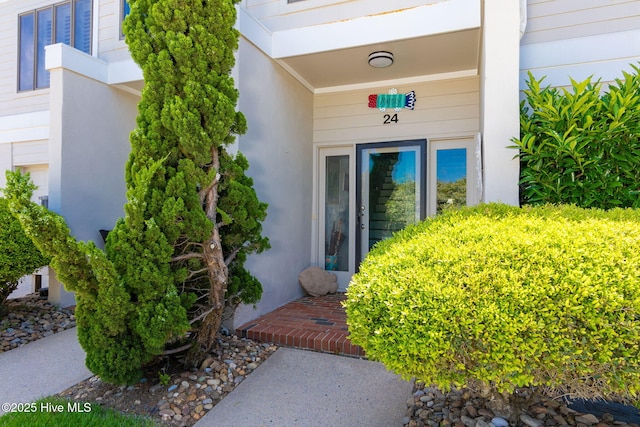view of property entrance