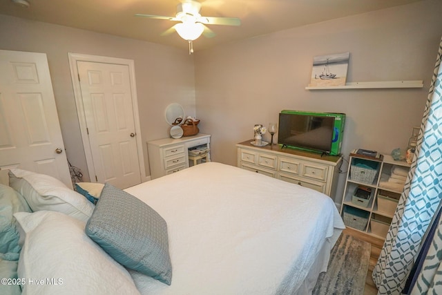 bedroom featuring ceiling fan