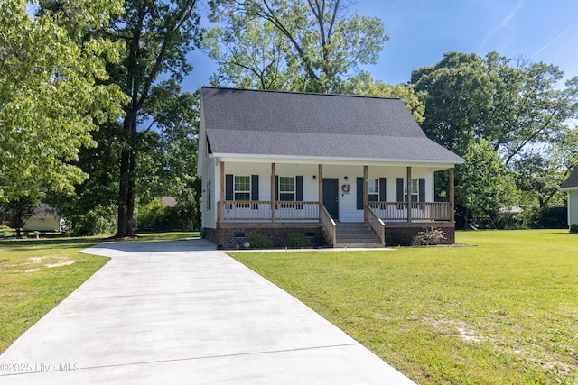 151 Windsor Ln, Edenton, NC 27932 - bungalow-style house featuring roof with shingles, a front lawn, crawl space, covered porch, and driveway