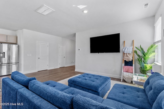 4739 Oyster Reef, Wilmington, NC 28405 - living area featuring baseboards, recessed lighting, wood finished floors, and visible vents