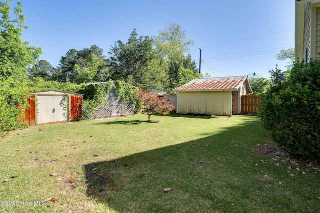 515 E Ridge St, Rose Hill, NC 28458 - view of yard