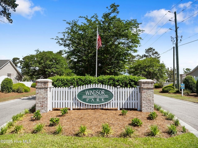 1164 Amber Pines Dr, Leland, NC 28451 - community sign featuring fence