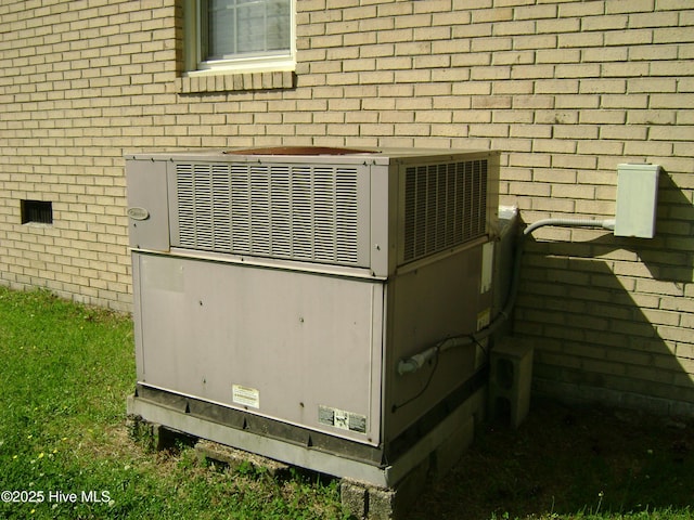 501 US-13, Windsor, NC 27983 - exterior details featuring brick siding and central AC unit