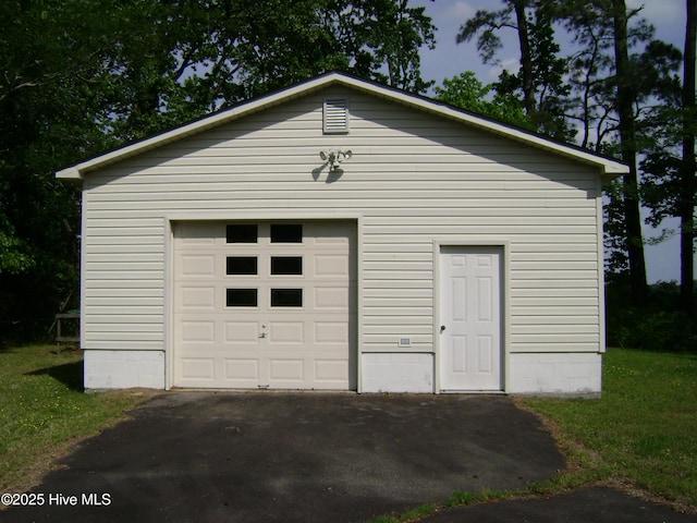 501 US-13, Windsor, NC 27983 - detached garage with aphalt driveway