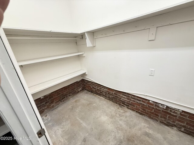 120 Ridgecrest Dr, Mount Olive, NC 28365 - view of walk in closet