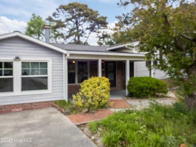 40 Eagle Rock Ln, Hubert, NC 28539 - view of front of property with covered porch