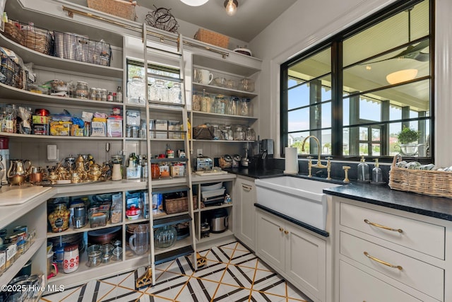 628 E Harborside Rd, Oriental, NC 28571 - pantry featuring a sink