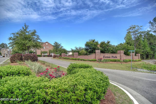 view of community / neighborhood sign