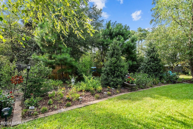 view of yard featuring fence