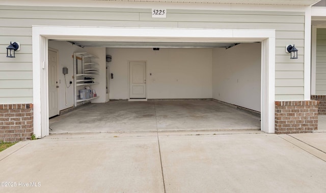 5225 National Garden Trl, Winnabow, NC 28479 - garage with driveway