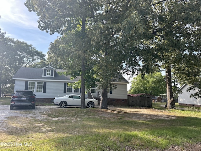 view of front facade with crawl space