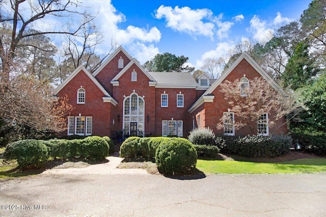 view of front facade with brick siding