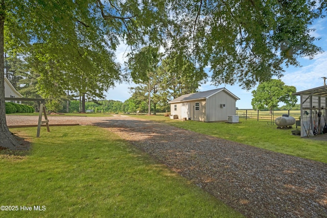 exterior space featuring gravel driveway