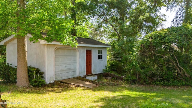 2 Cherokee Dr, Hubert, NC 28539 - view of outdoor structure with an outbuilding