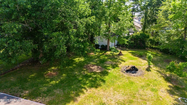 2 Cherokee Dr, Hubert, NC 28539 - view of yard with an outbuilding and a storage unit