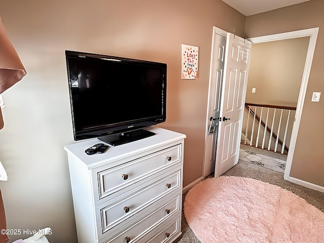 room details featuring carpet flooring