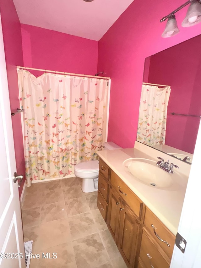 117 Quail Woods Dr, New Bern, NC 28560 - bathroom featuring vanity, toilet, and curtained shower